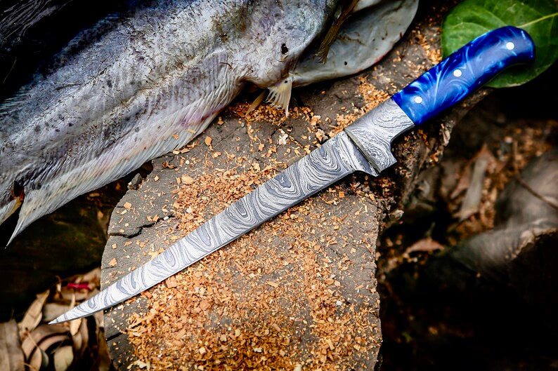 Custom Handmade Angling Knife – Damascus Steel Blade & Resin Handle
